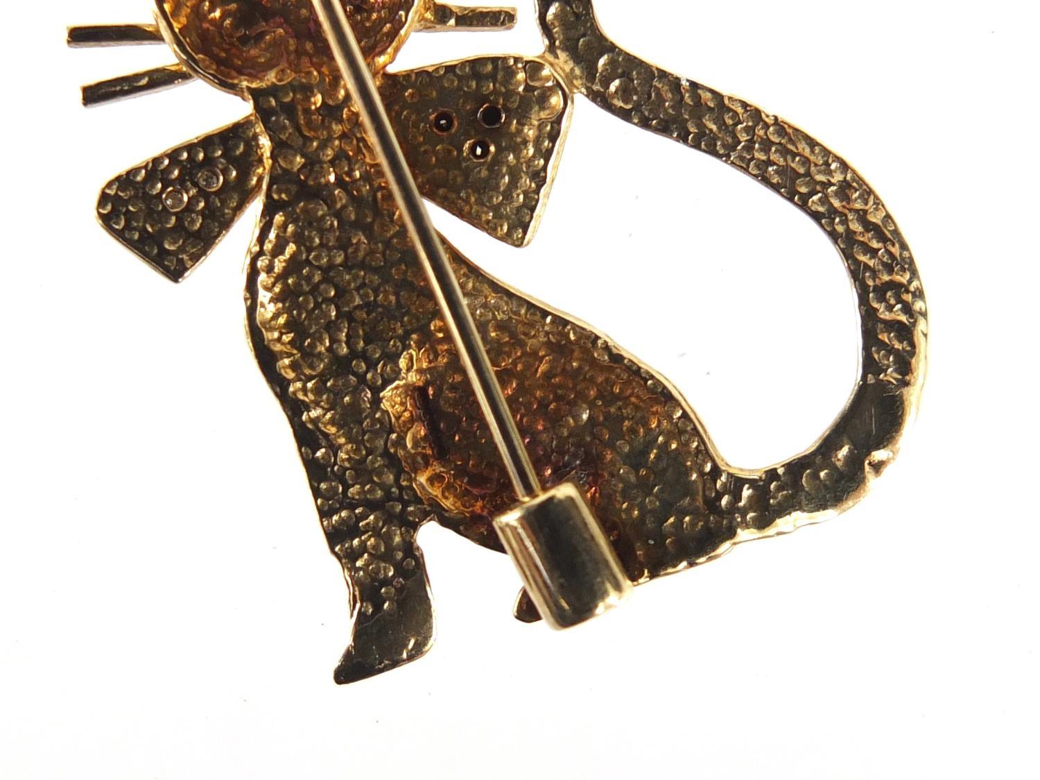 9ct gold cat brooch set with diamonds, sapphires and a ruby, 3.5cm high, 5.0g - Image 3 of 3