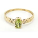 9ct gold peridot and diamond ring, size O, 1.0g