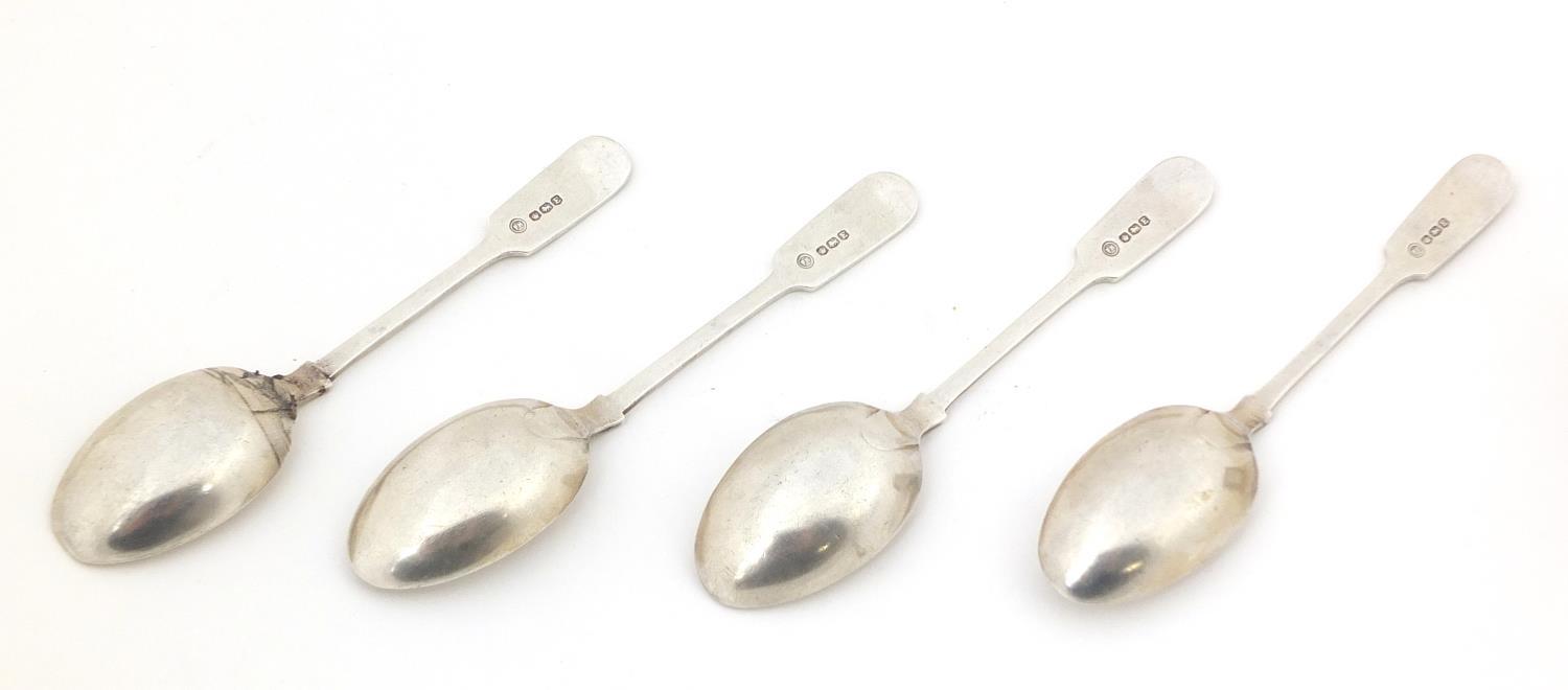Francis Howard Ltd, set of four silver teaspoons with engraved decoration, Sheffield 1947, 13cm in - Image 4 of 5