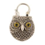 Novelty silver padlock in the form of an owl's head, set with a hardstone, 4cm in length, 13.0g