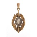 9ct gold naturalistic smoky quartz pendant, 3.2cm high, 2.4g