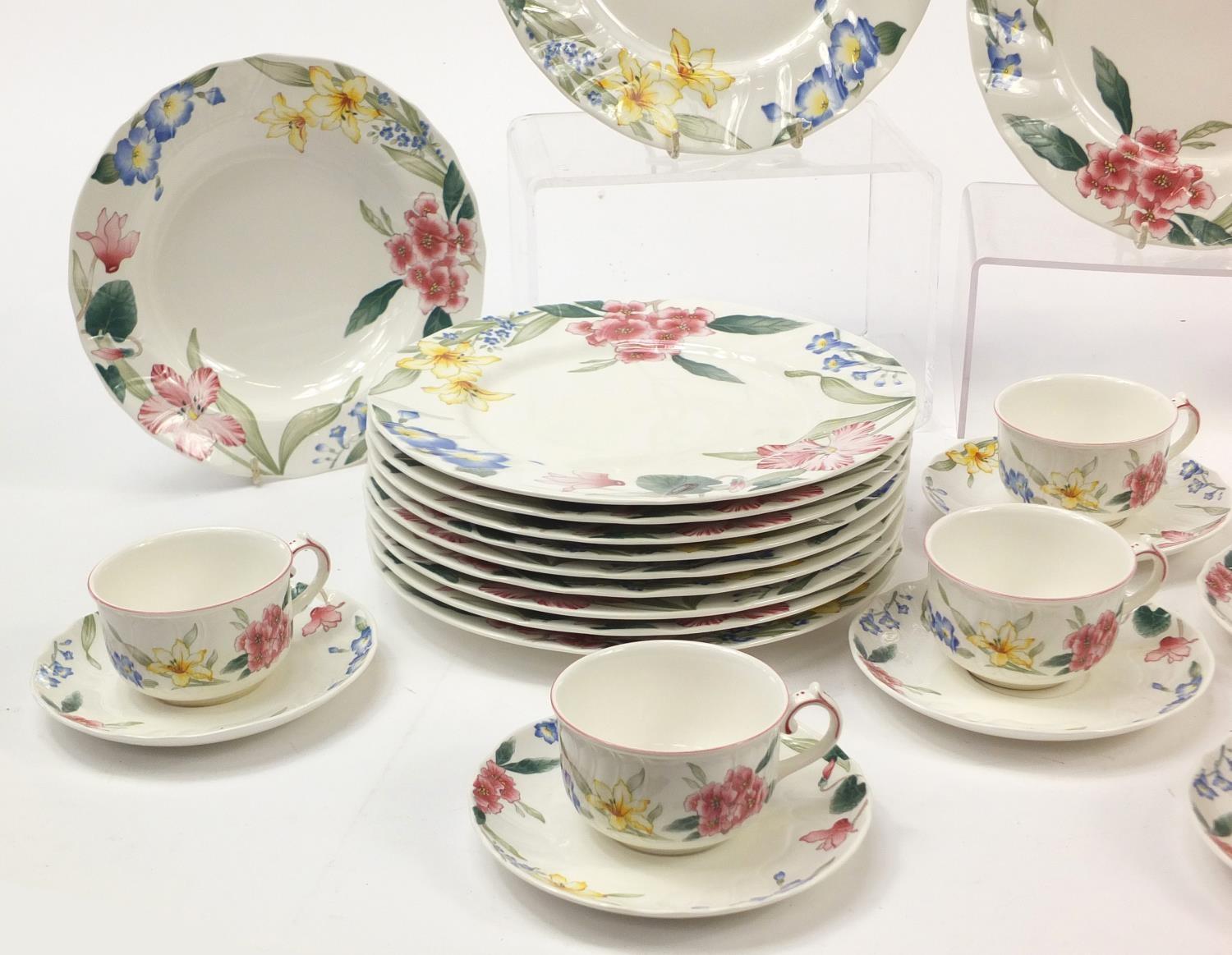 Villeroy & Boch Flora Bella dinner and teaware including plates and cups with saucers - Image 2 of 9