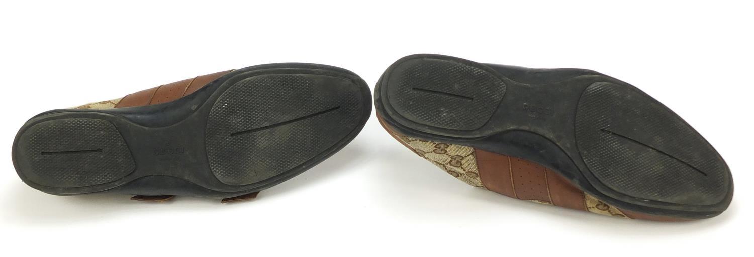 Pair of vintage gentlemen's Gucci shoes, size 45 - Image 7 of 9