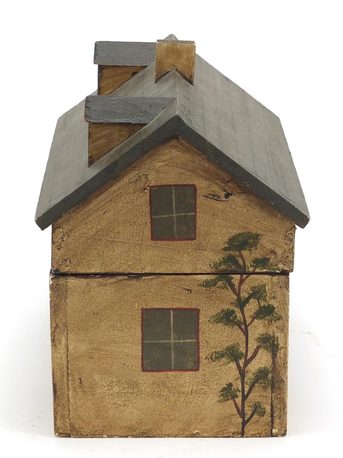 Hand painted wood box in the form of a Georgian house, 22cm H x 26cm W x 16.5cm D - Image 3 of 9