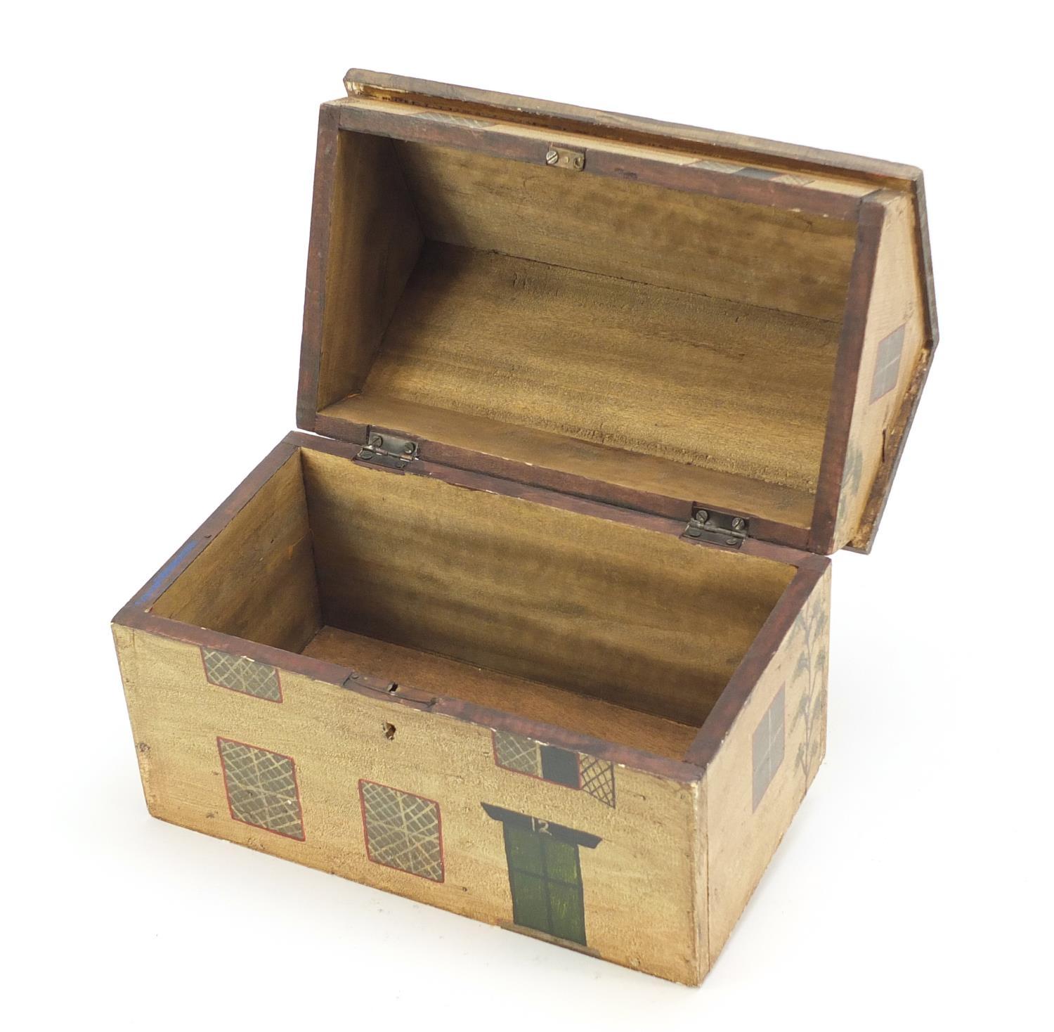 Hand painted wood box in the form of a Georgian house, 22cm H x 26cm W x 16.5cm D - Image 6 of 9