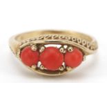 9ct gold coral ring, size P, 3.0g