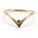 9ct gold sapphire herringbone ring, size M, 0.7g