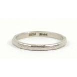 Platinum wedding band, size O, 3.1g