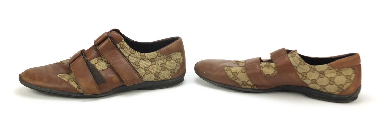 Pair of vintage gentlemen's Gucci shoes, size 45 - Image 5 of 9