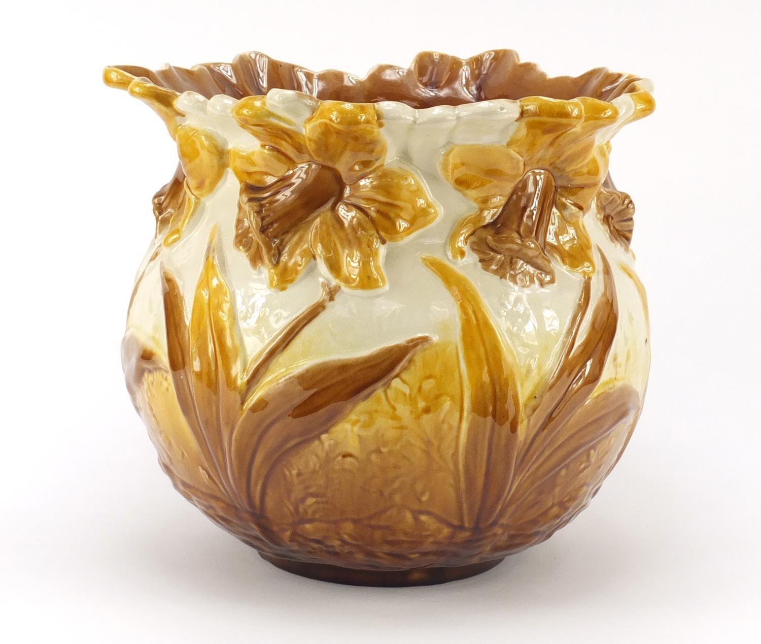 Leeds Art Pottery, Arts & Crafts jardinière hand painted with daffodils, numbered 4060, 24cm high - Image 3 of 7