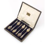 William Hutton & Sons Ltd, set of six silver teaspoons with fitted case, London 1912, 11cm in