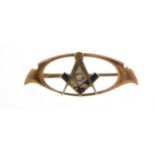 10ct gold and enamel Masonic interest brooch, 2.5cm in length, 1.3g