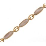9ct gold mother of pearl bracelet, 20cm in length, 15.0g