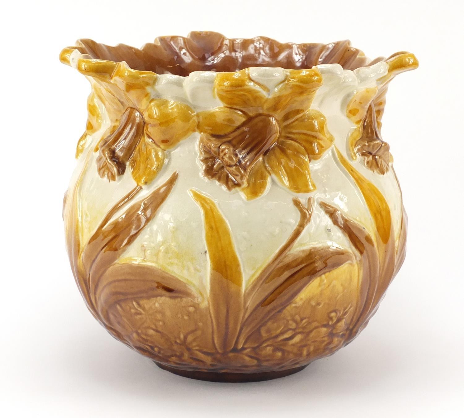 Leeds Art Pottery, Arts & Crafts jardinière hand painted with daffodils, numbered 4060, 24cm high - Image 4 of 7