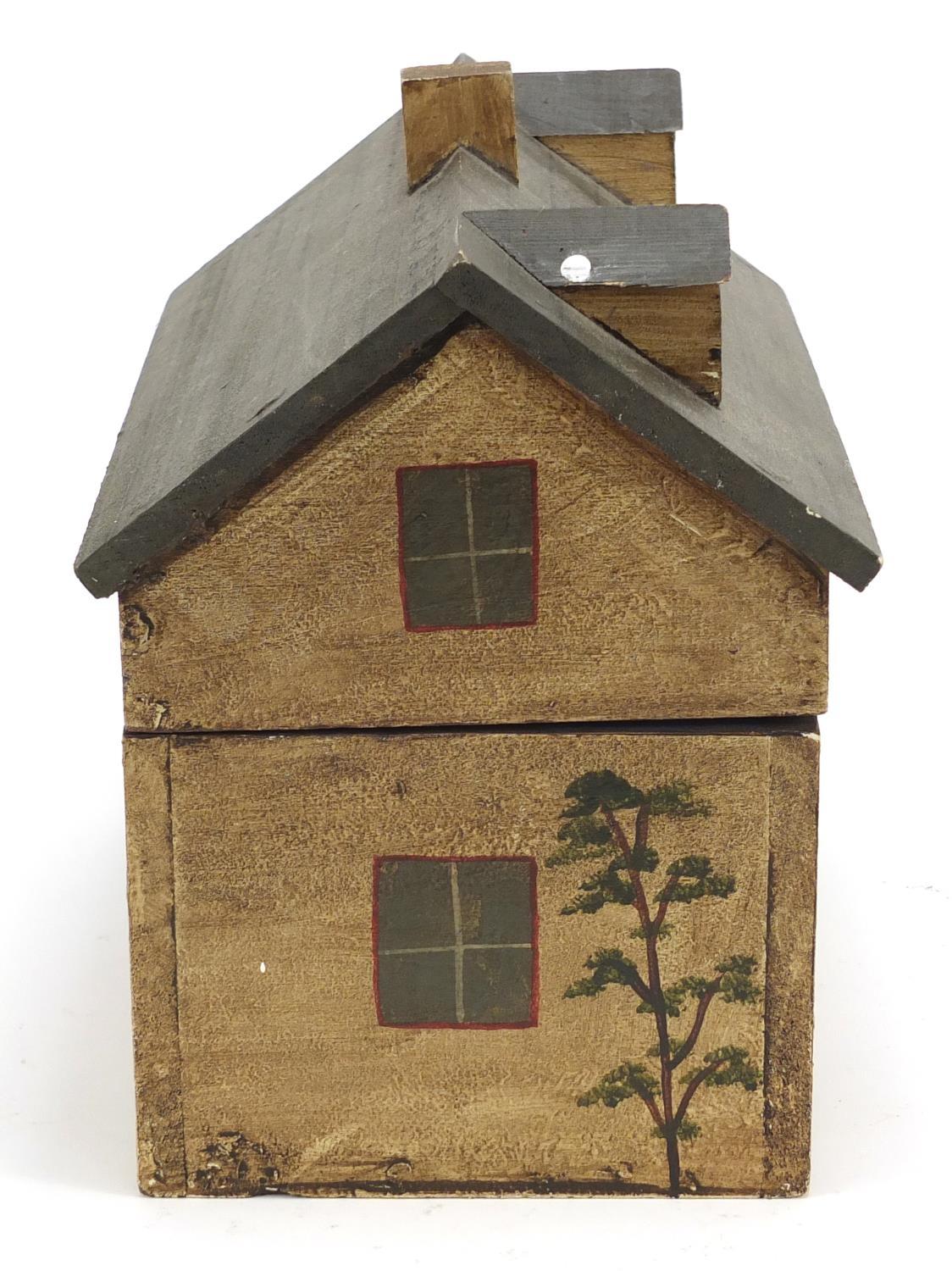 Hand painted wood box in the form of a Georgian house, 22cm H x 26cm W x 16.5cm D - Image 5 of 9