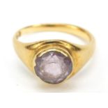18ct gold amethyst solitaire ring, size K, 5.0g