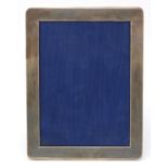 Kitney & Co, rectangular silver easel photo frame, London 1989, 21.5cm x 16.5cm