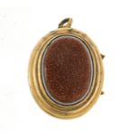 Gilt metal goldstone and agate locket, 2.5cm high, 5.8g