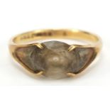 9ct gold citrine ring, size Q, 2.6g