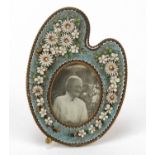 19th century micromosaic easel photo frame in the form of a palette, 10cm high