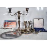 A group of mixed silver plated wares to include a Exquisite Silver Jubilee tea spoon set.