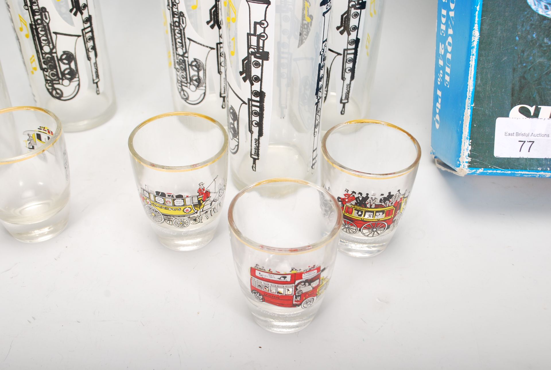 A set of six retro vintage 20th Century tall drinking glasses having applied Saxophone decoration - Bild 5 aus 6