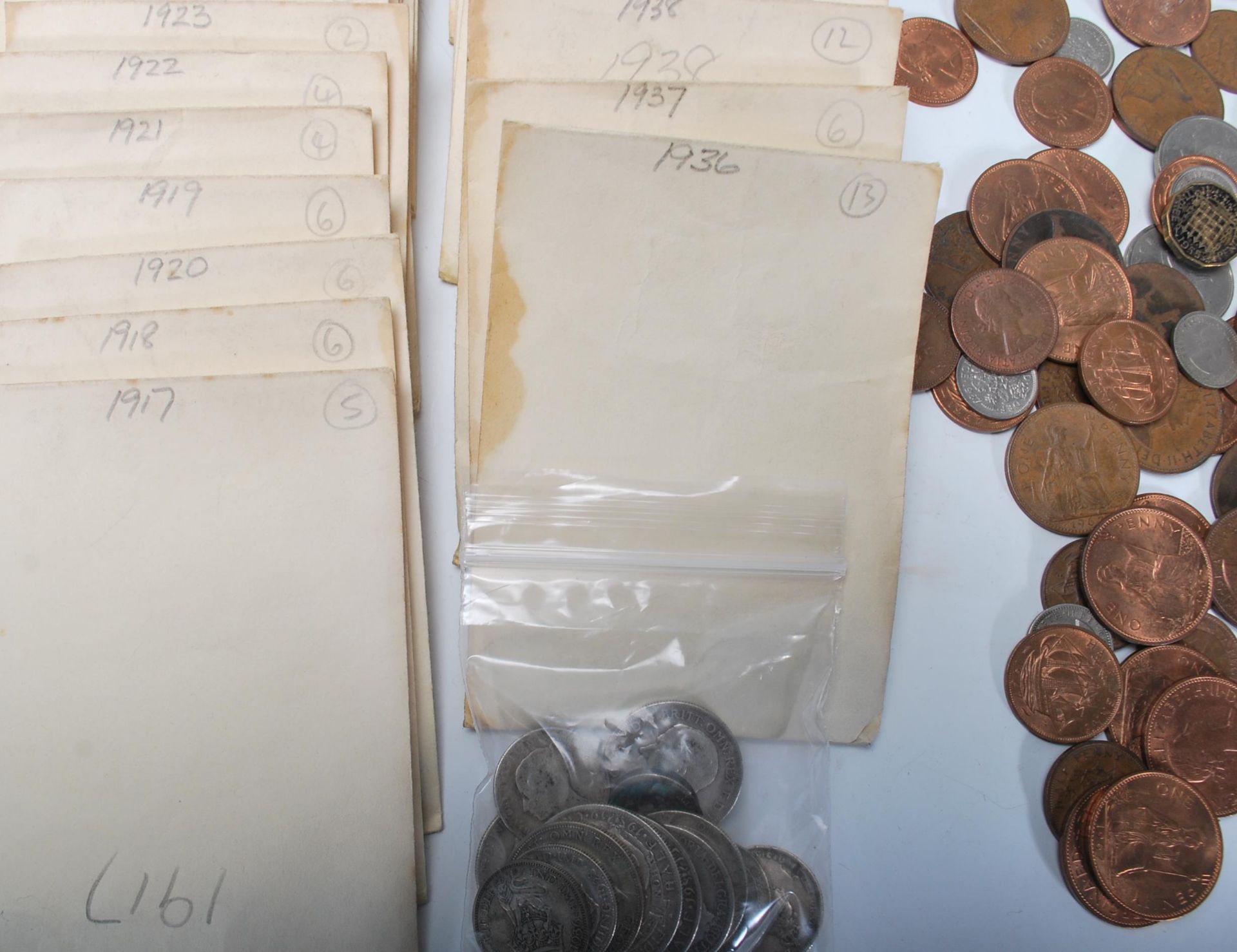 A collection of coins dating form the 19th Century to include full and half silver coinage Six - Bild 6 aus 12