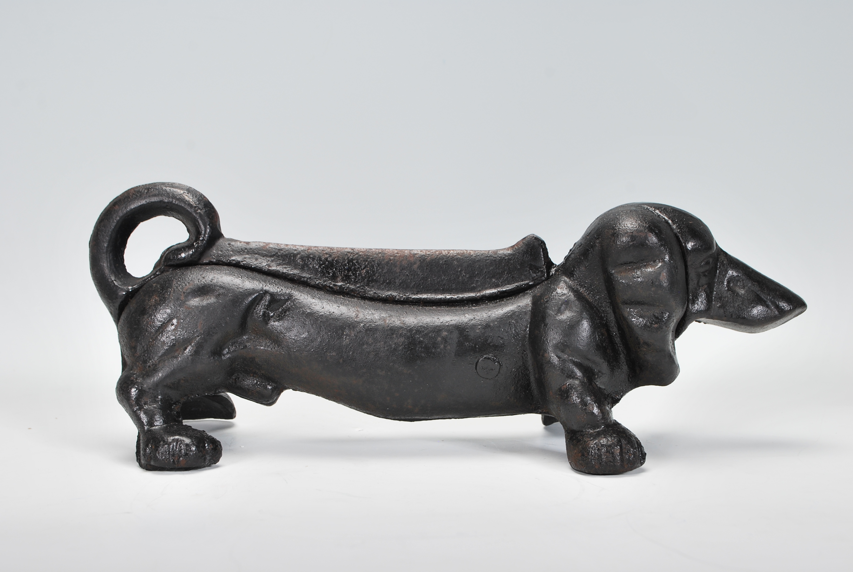 A 20th Century cast iron boot scraper scrape in the form of a Dachshund dog, finished in black paint - Image 4 of 7