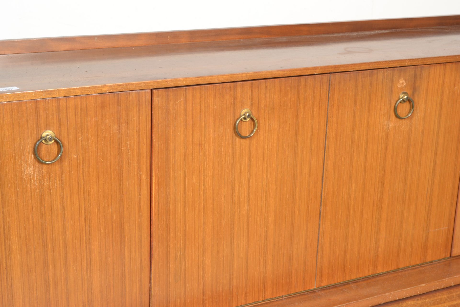 A vintage mid 20th Century Tola wood sideboard credenza, gallery back and sides with recessed - Bild 3 aus 5