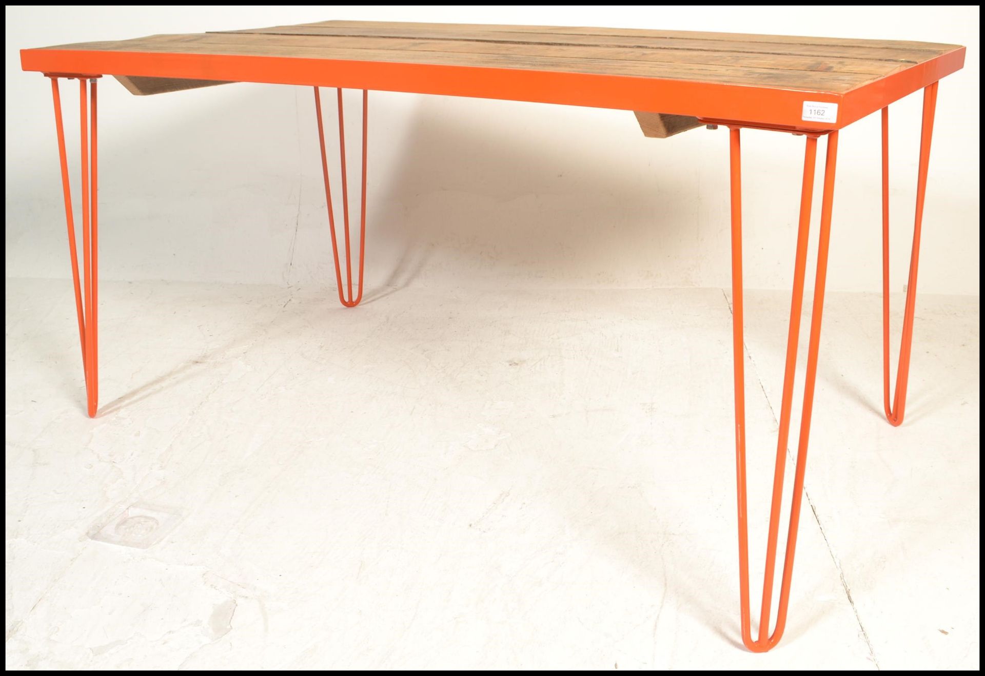 A modernist contemporary metal framed refectory dining table raised on hairpin upright supports in - Bild 2 aus 6