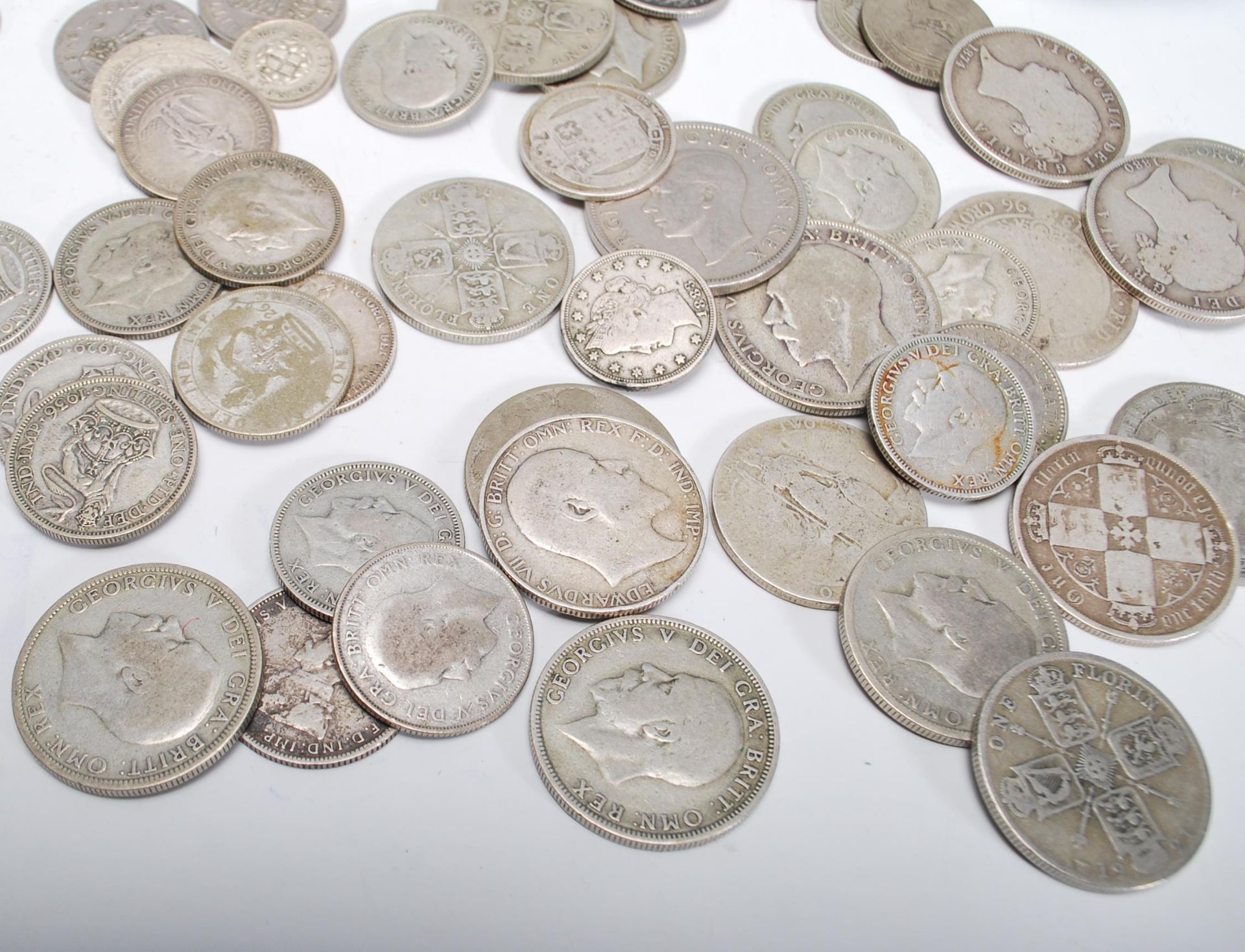 A collection of coins dating from the 19th Century to include pre 1920 silver shillings and florins, - Bild 11 aus 11