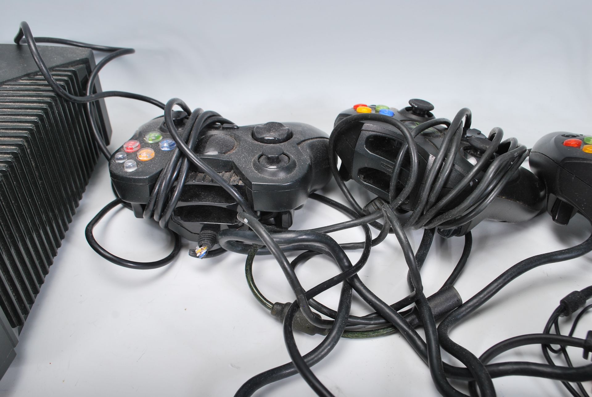 An original Xbox games console together with with three Xbox controllers, cables and The Sims. - Bild 3 aus 7