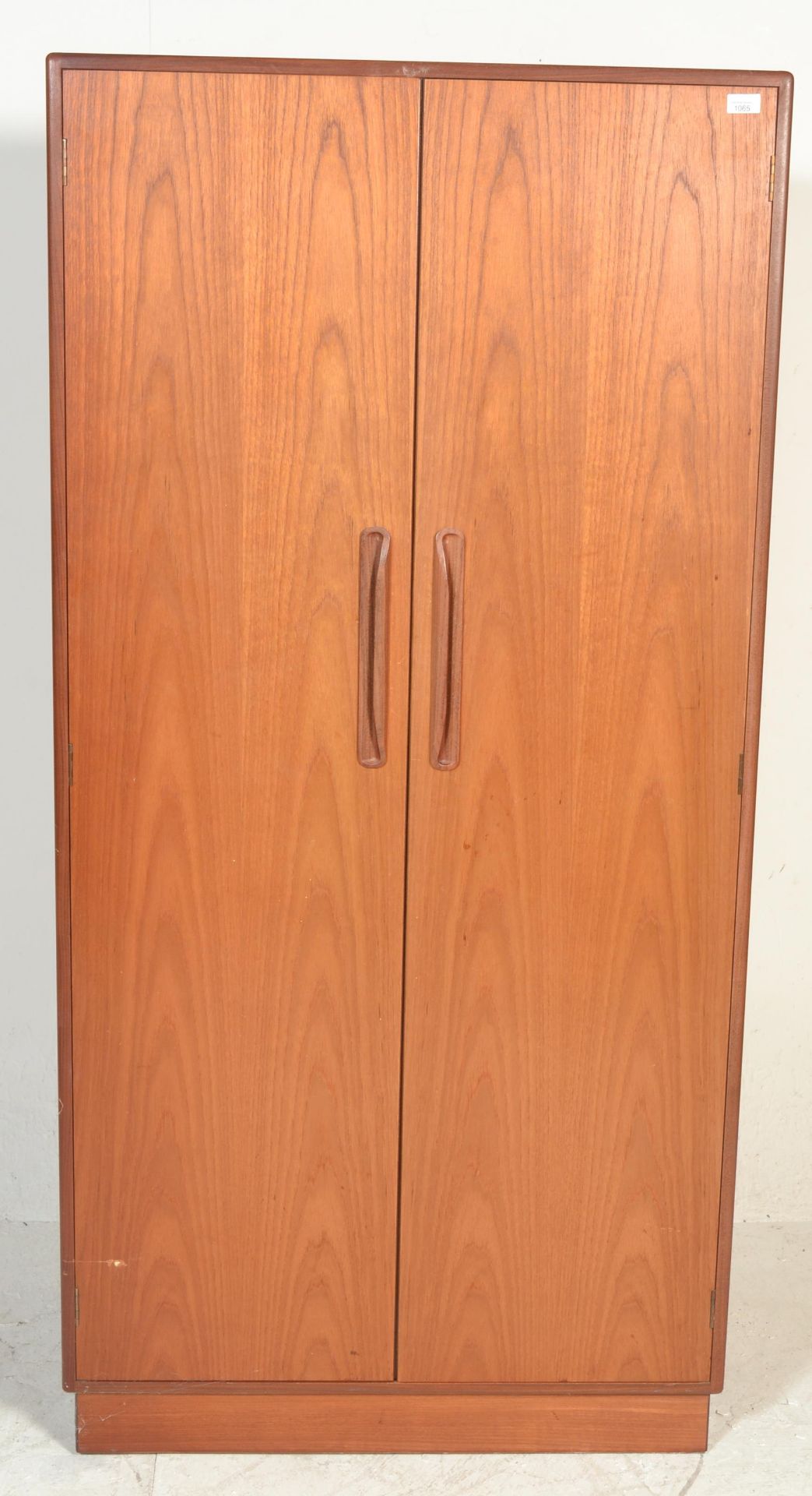 A vintage retro G Plan red label free standing wardrobe having twin doors with lipped and recessed - Bild 2 aus 6