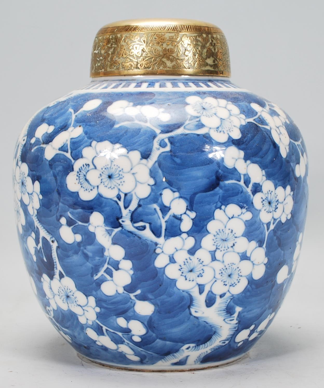 A 19th century Chinese blue and white ginger jar w - Image 4 of 7