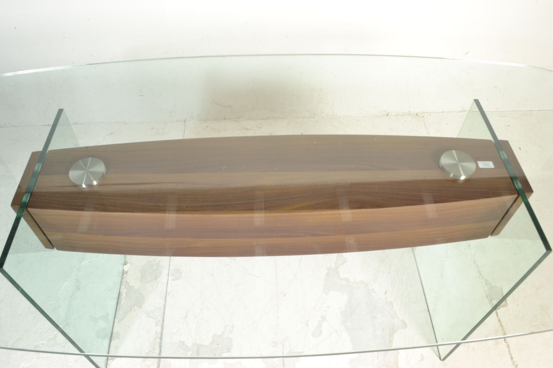 A contemporary large designer modernist glass dining table. Raised on glass panel uprights with - Bild 11 aus 13