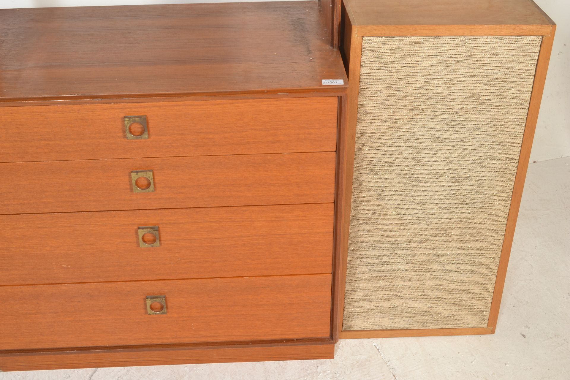 A vintage retro  20th century GPlan red label teak wood desk wall unit having a desk with single - Bild 4 aus 5