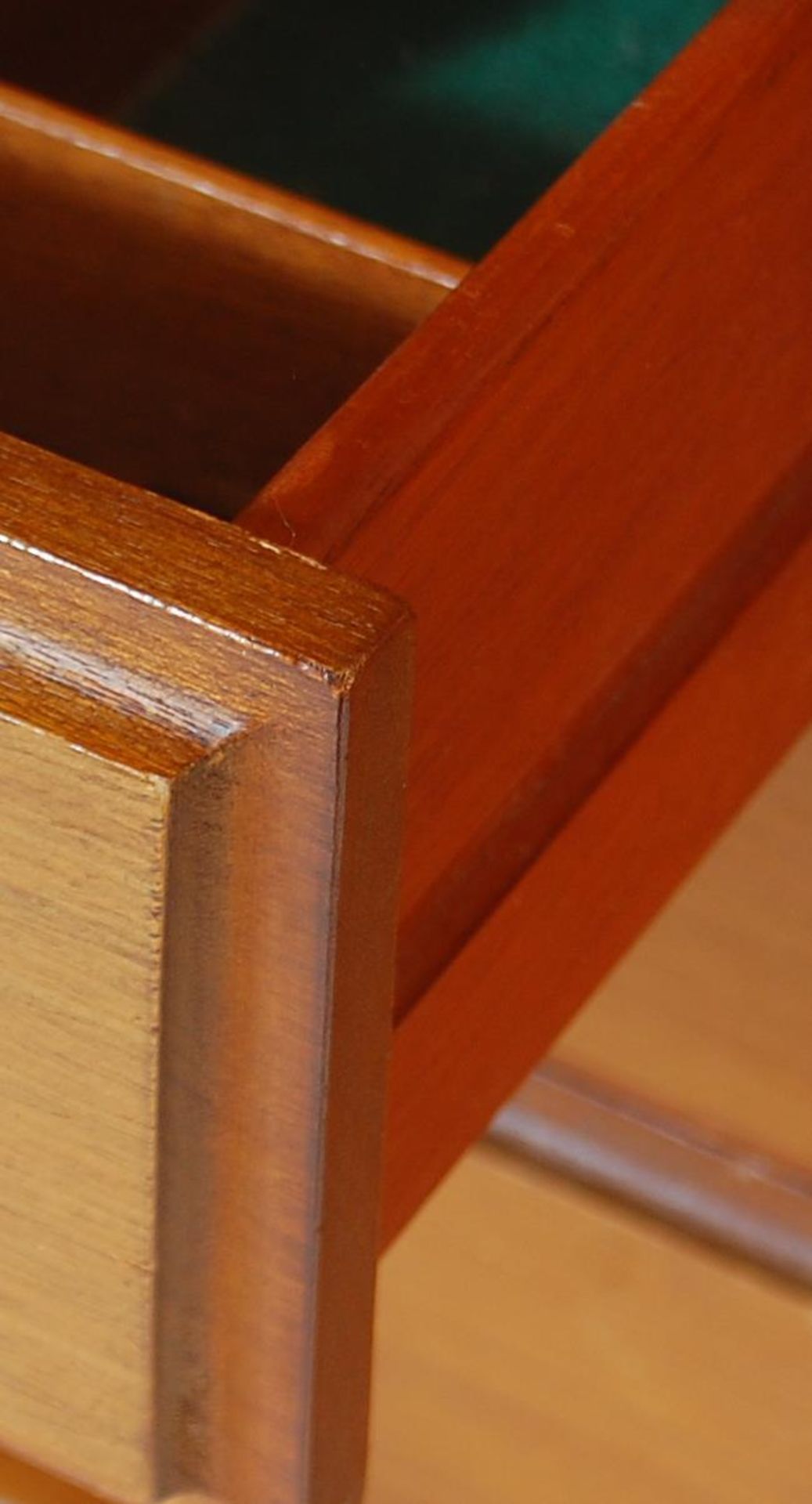 A 20th Century retro teak wood highboard sideboard credenza, having a configuration of three central - Bild 4 aus 5