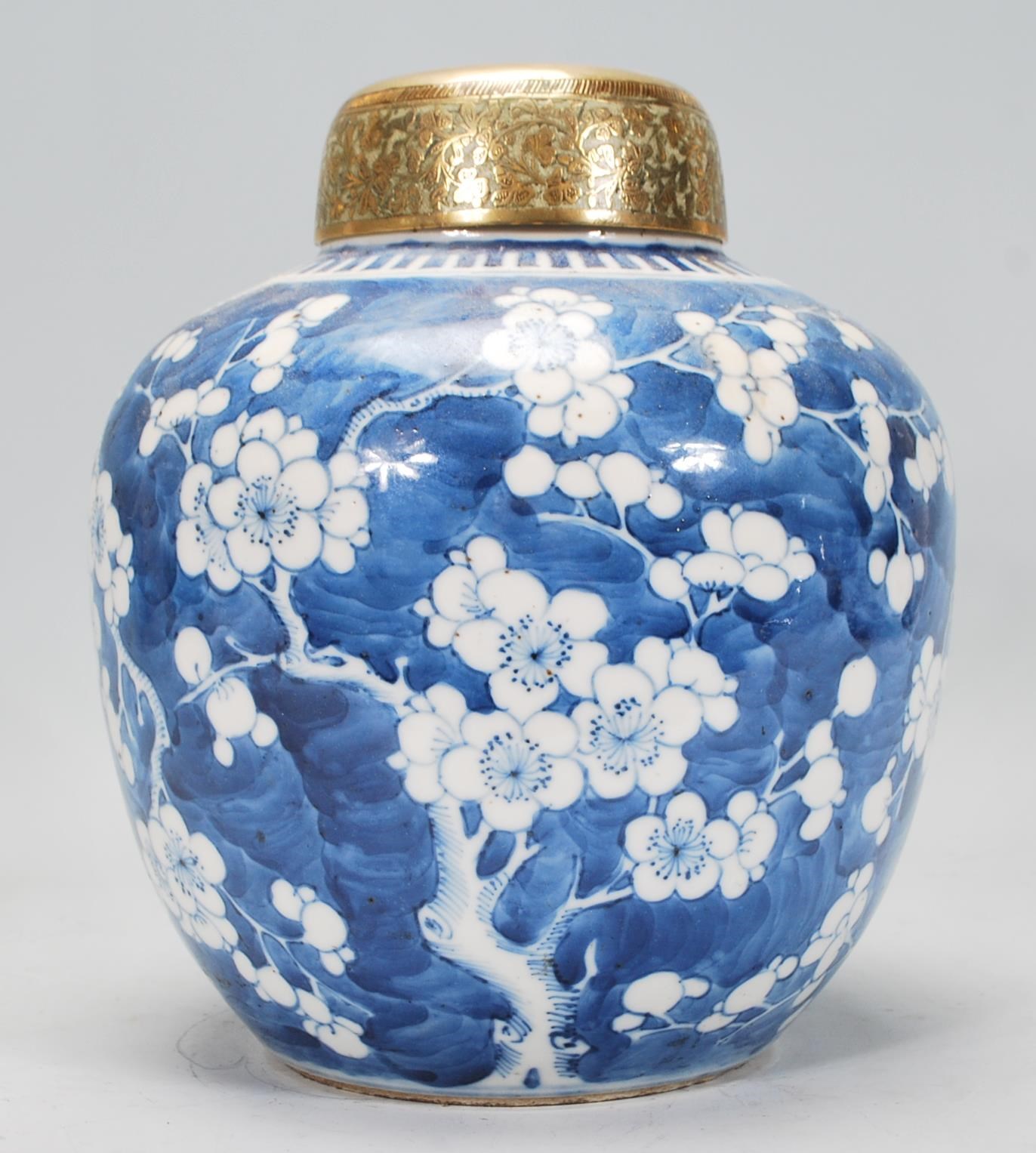 A 19th century Chinese blue and white ginger jar w - Image 2 of 7