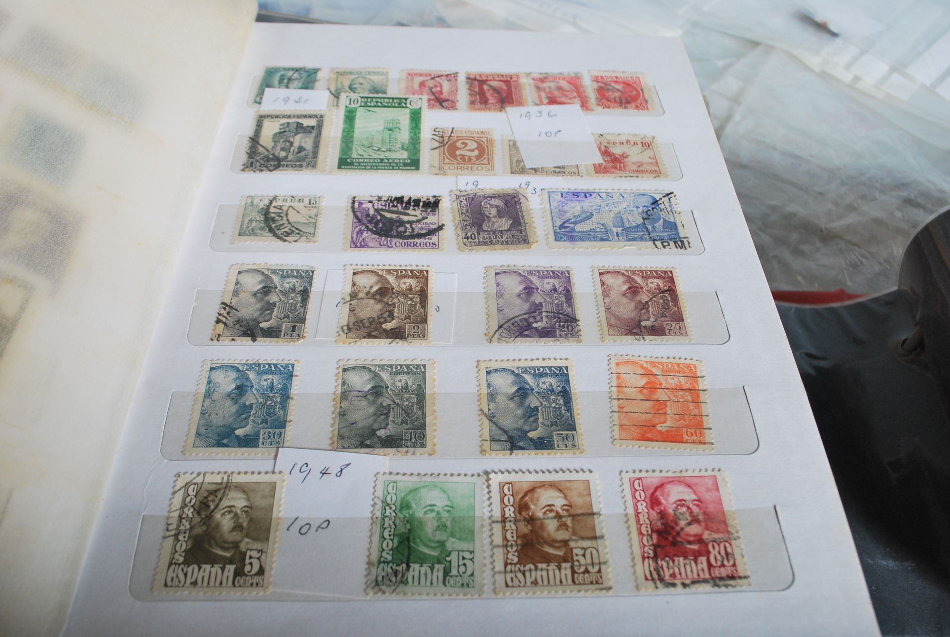 A collection various world stamps decimal and pre decimal examples dating from the 19th Century - Image 6 of 12