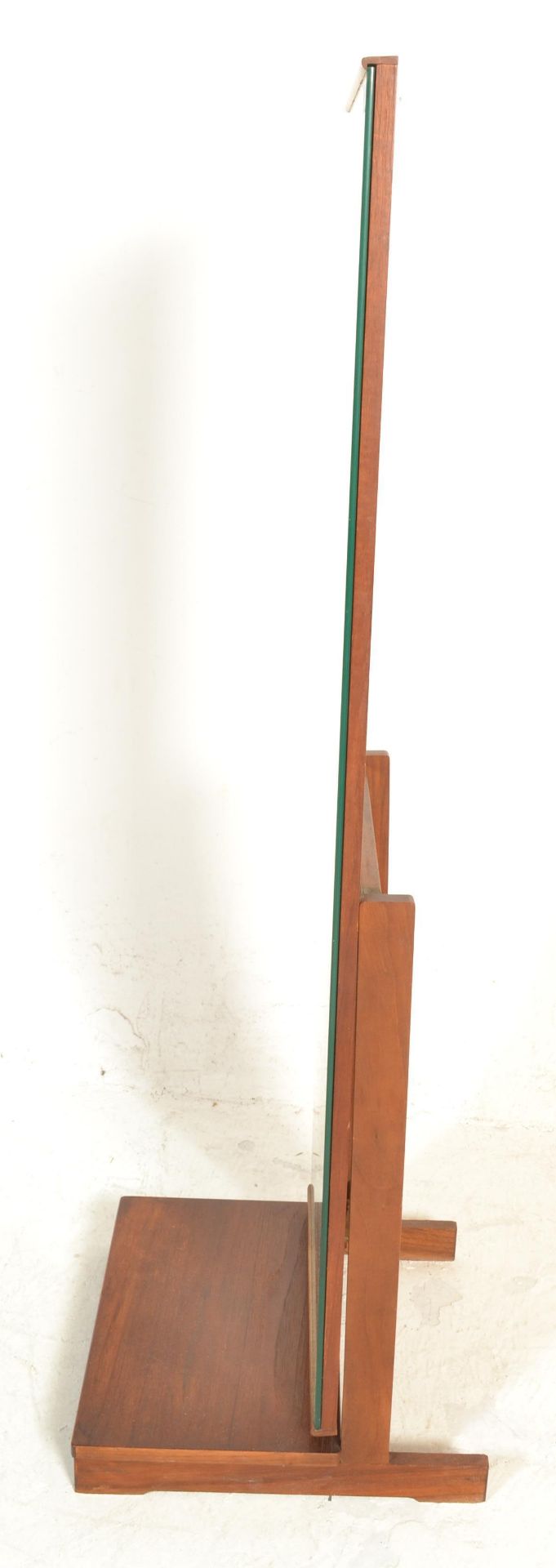 A 1960's retro vintage EON Elliots Of Newbury teak wood floor standing cheval / vanity mirror having - Bild 4 aus 8