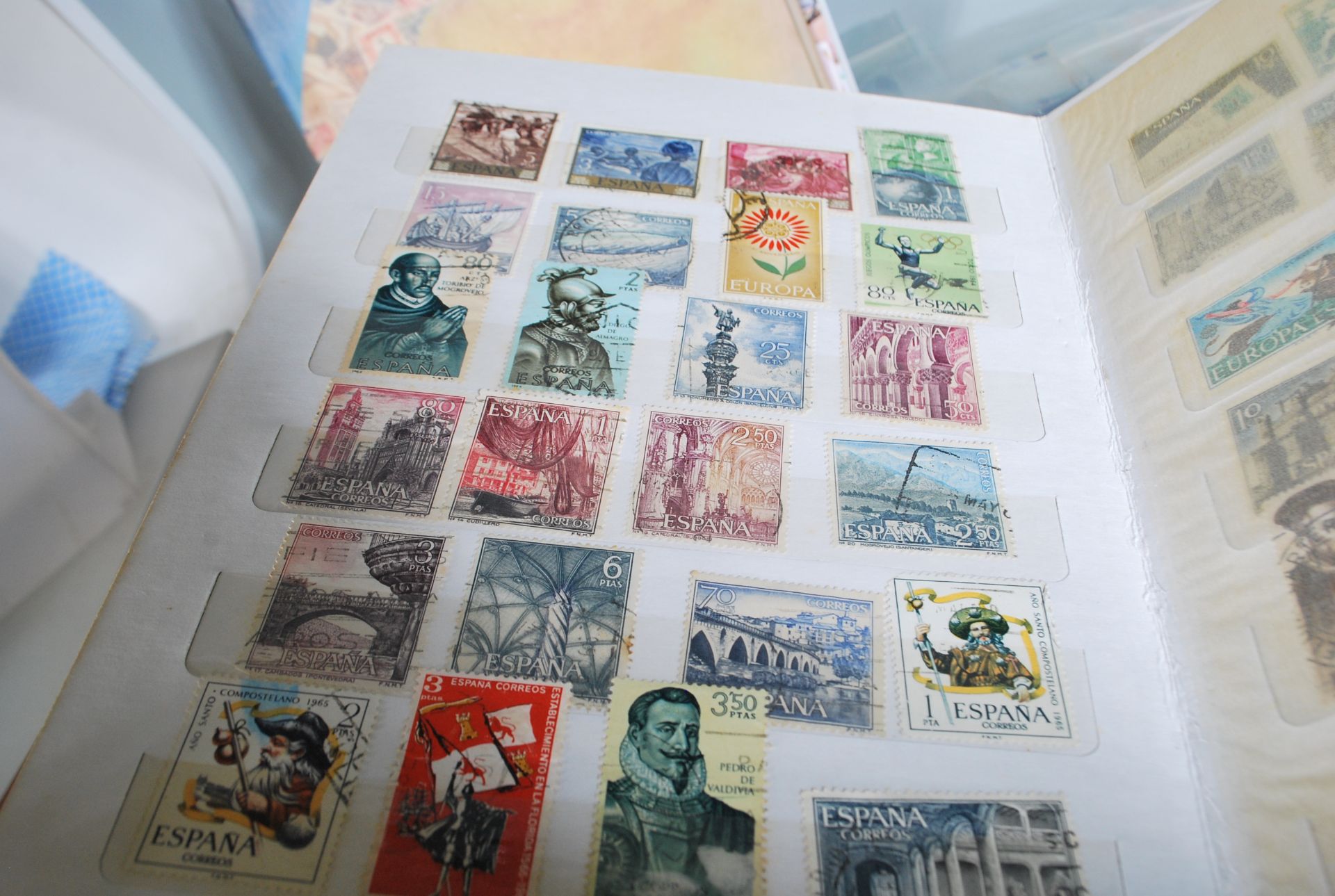 A collection various world stamps decimal and pre decimal examples dating from the 19th Century - Image 8 of 12