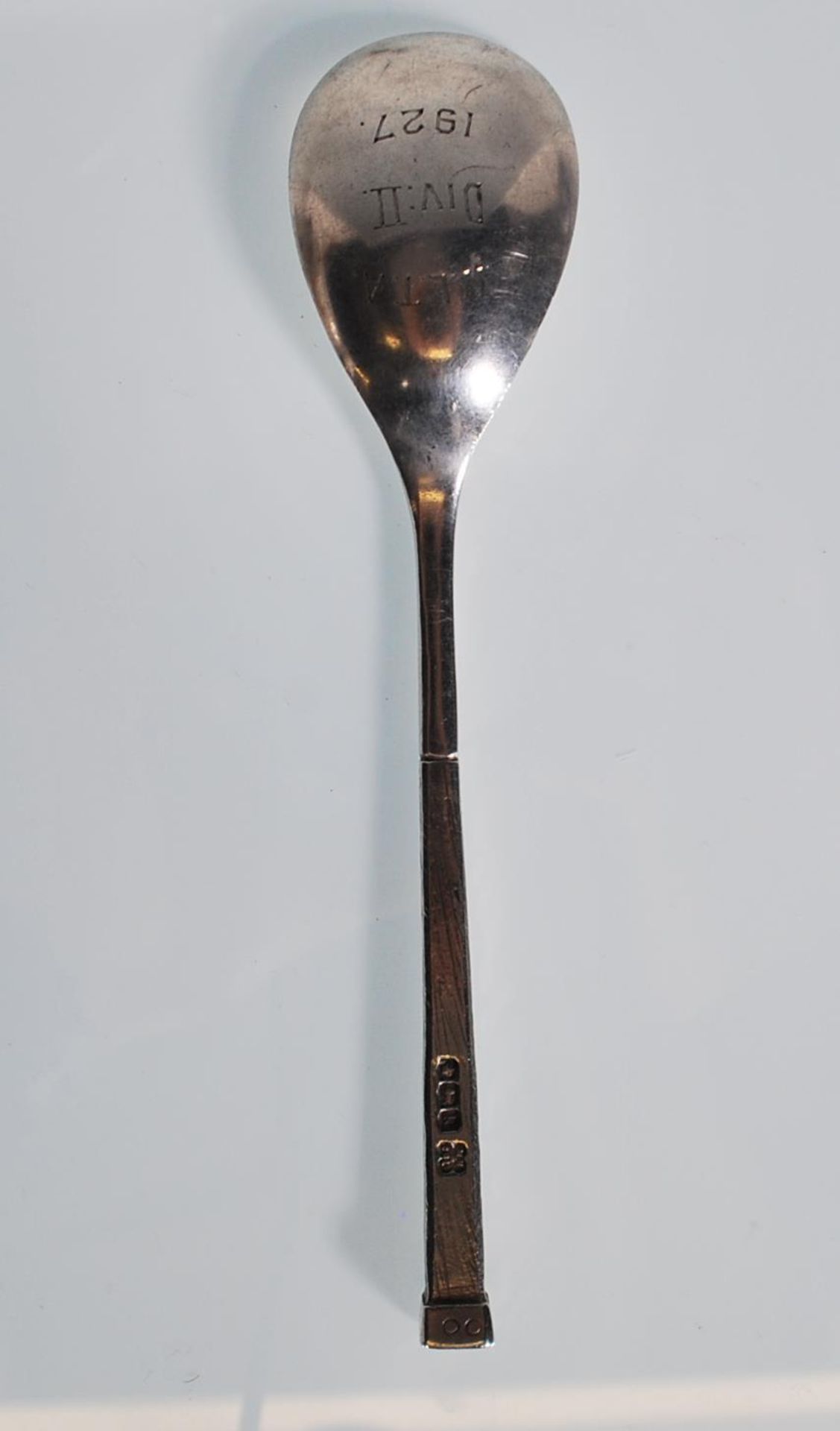 An early 20th Century silver hallmarked spoon in t - Bild 5 aus 8