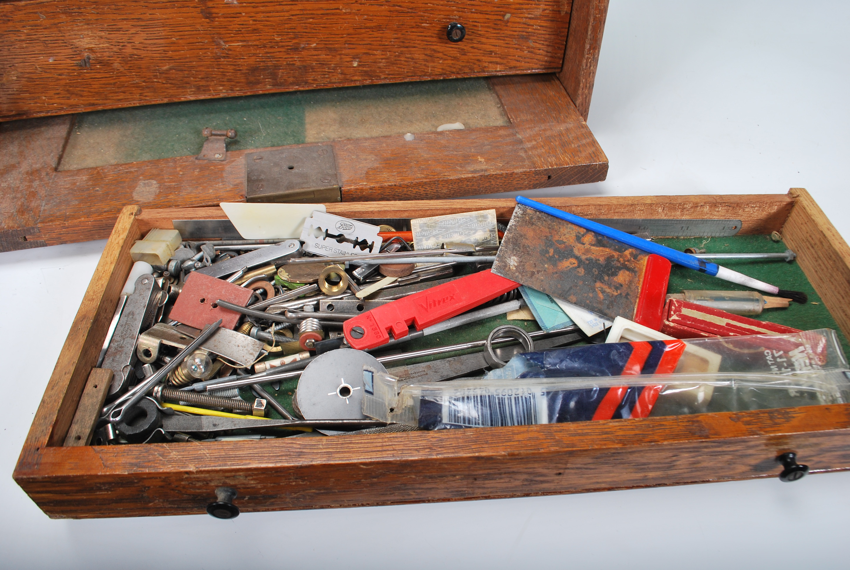 A vintage 20th Century oak engineers case, fall front revealing lined drawers containing engineers - Image 3 of 7