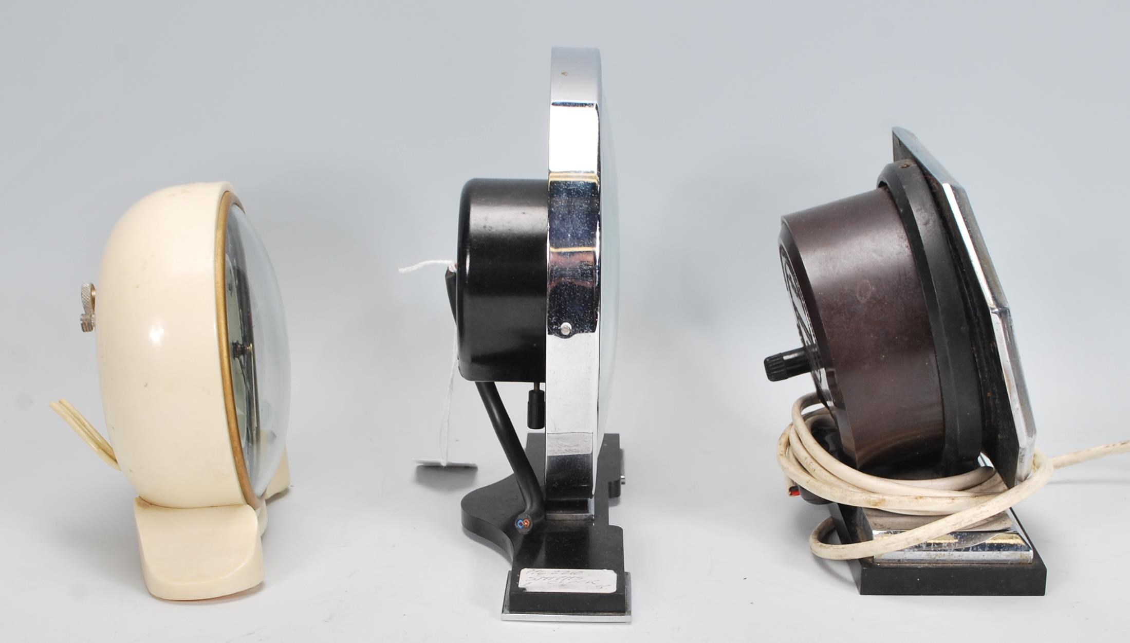 A group of three 20th Century Art deco mantel clocks by Smith Sectric and one Smith Electric. One of - Image 5 of 6