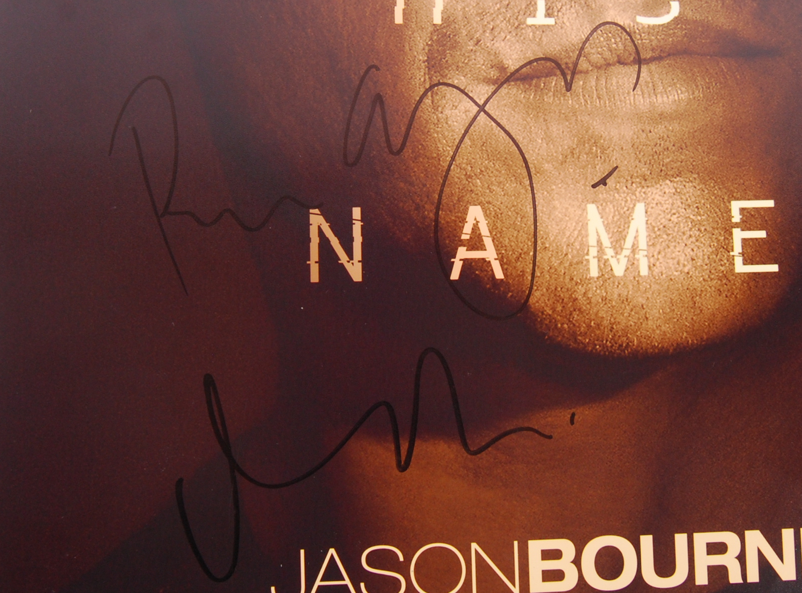 JASON BOURNE - MATT DAMON & DIRECTOR - SIGNED MOVI - Image 2 of 3