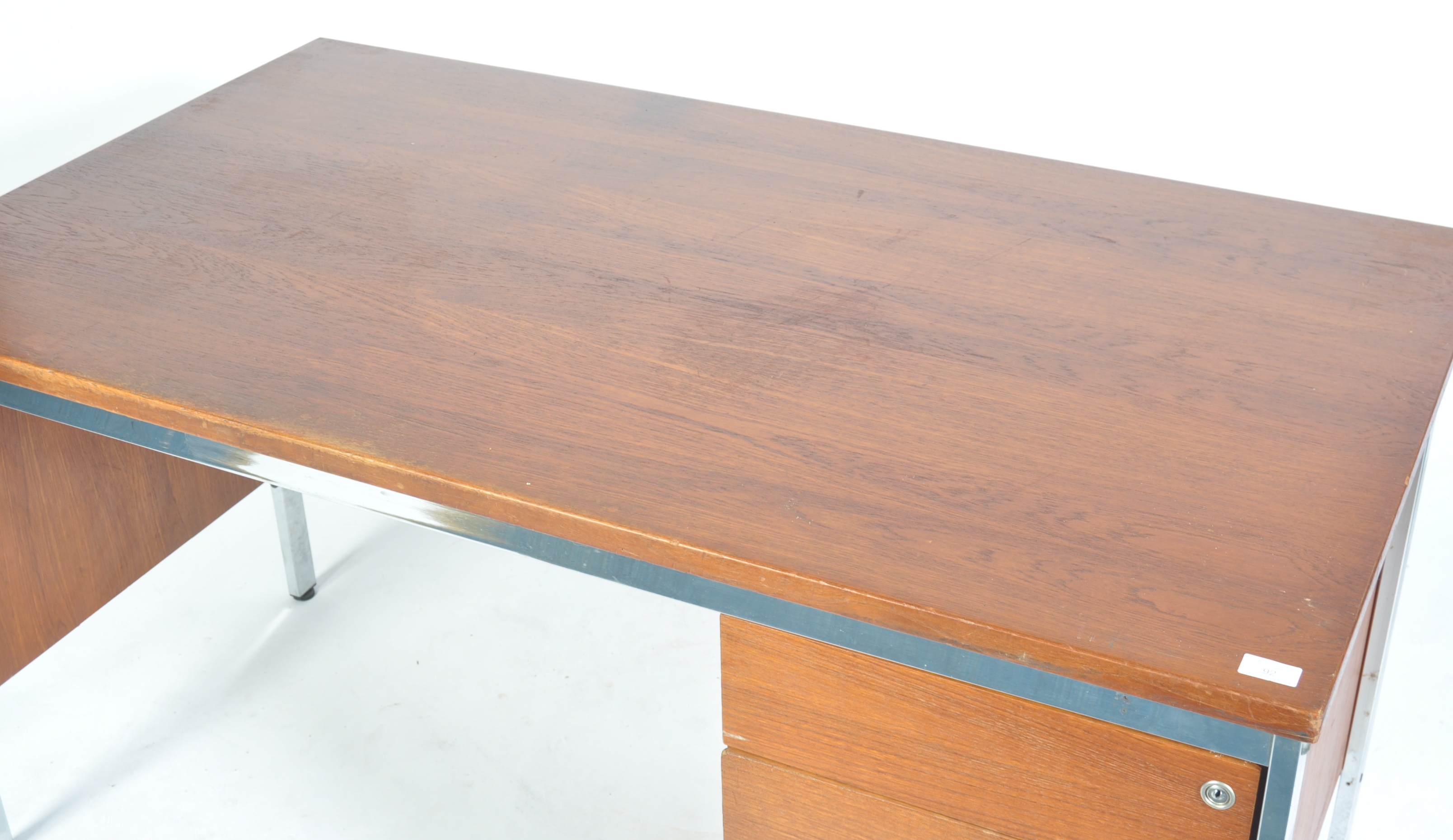 1970'S RETRO VINTAGE TEAK AND CHROME PEDESTAL DESK - Image 3 of 4