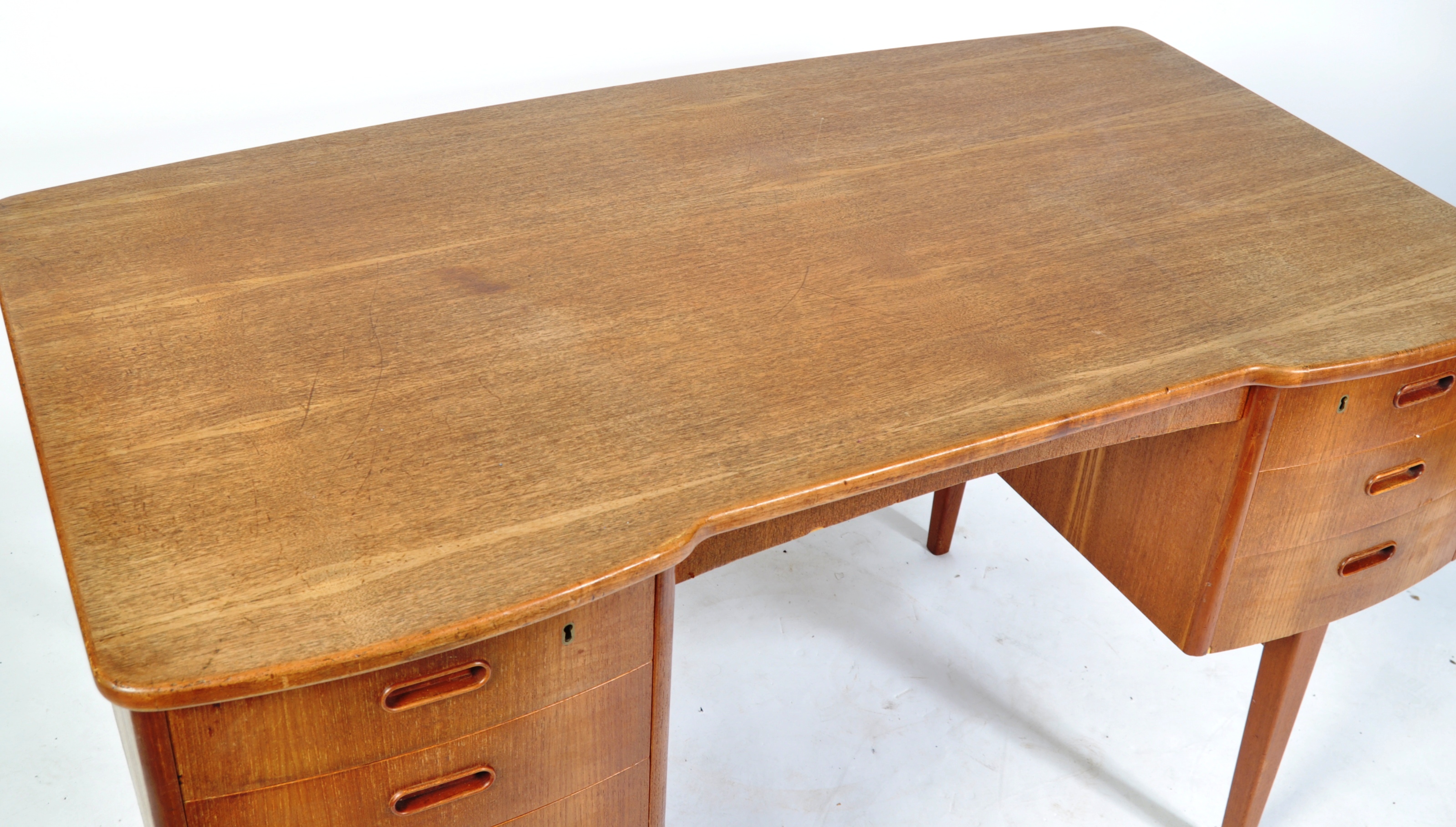 MID CENTURY TEAK WOOD OFFICE TWIN PEDESTAL DESK - Image 3 of 6