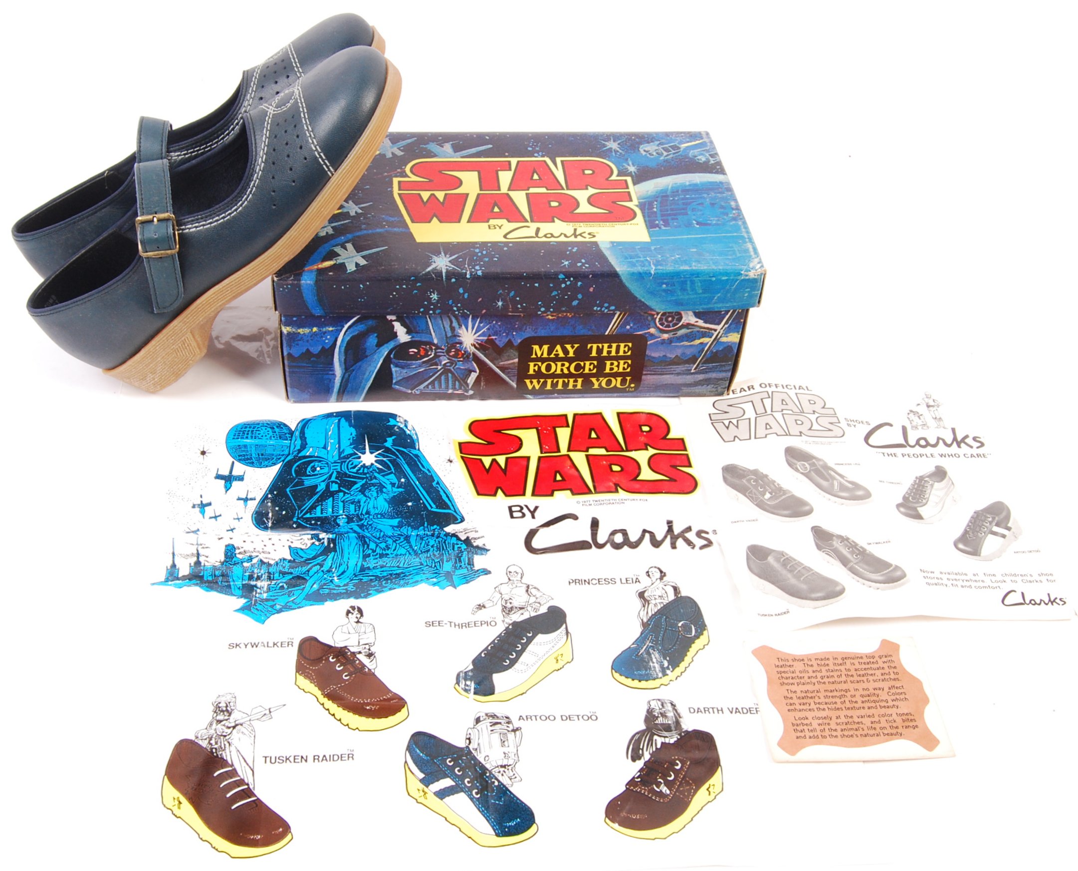 RARE PAIR OF VINTAGE UNUSED STAR WARS CLARKS SHOES - Image 4 of 4