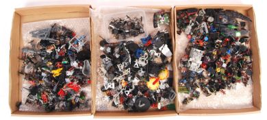 A COLLECTION OF ASSORTED WARHAMMER WARGAMING FIGURES