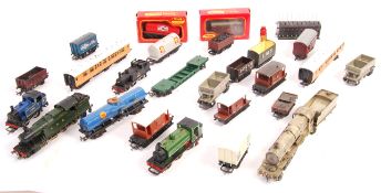 ASSORTED 00 / OO GAUGE MODEL RAILWAY LOCOMOTIVES AND WAGONS